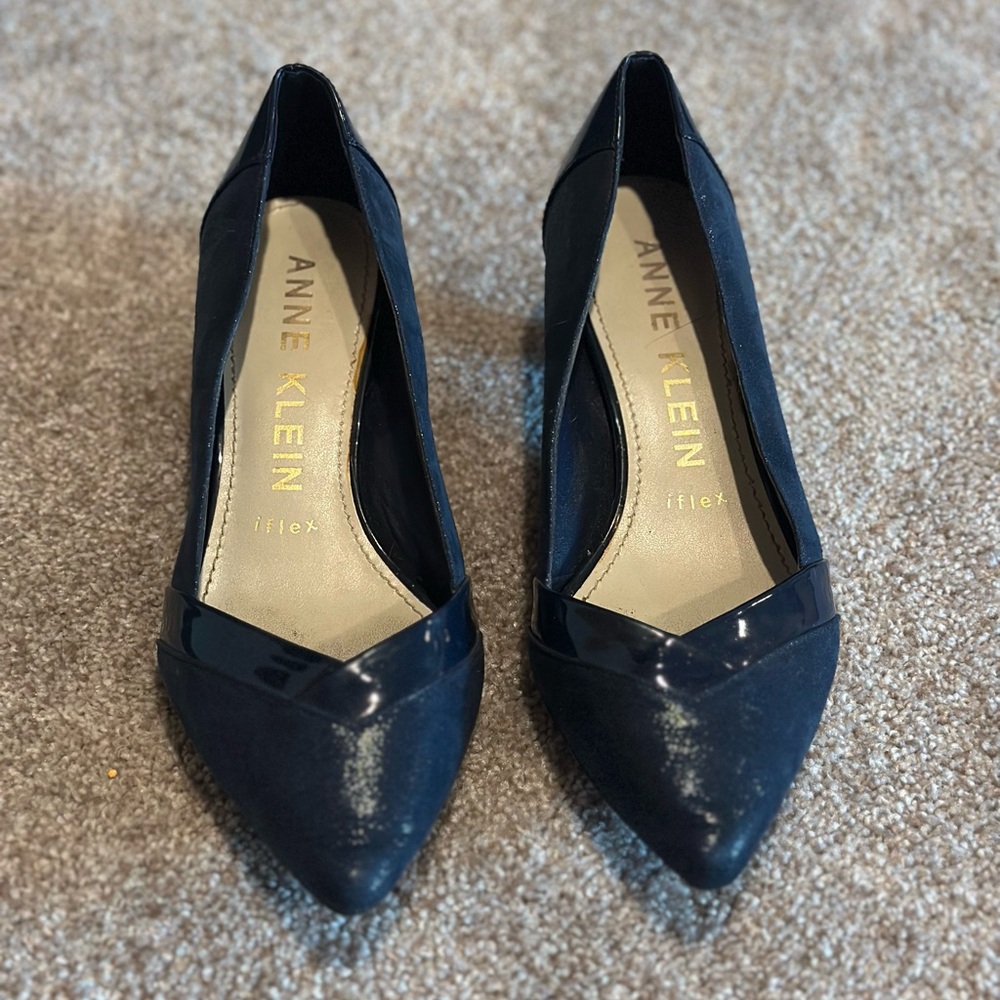 Anne Klein iFlex Navy Patent Leather Heels - Size 7.5
